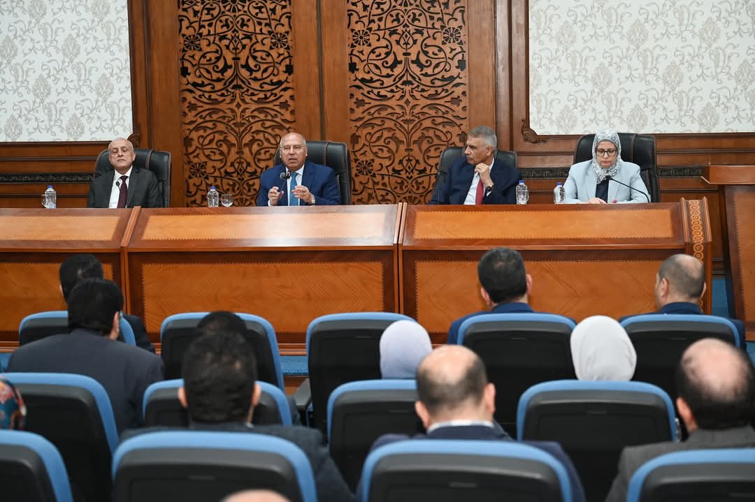 “كامل الوزير ” يبحث مع محافظي ومستثمري الأقصر وأسوان تحديات المناطق الصناعية بالمحافظتين وسبل حلها