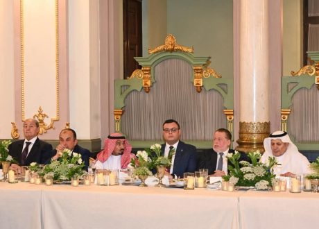 “وزير الإسكان ” يُشارك في جلسة حوارية لوفد الغرف التجارية السعودية و مجلس الأعمال السعودي المصري