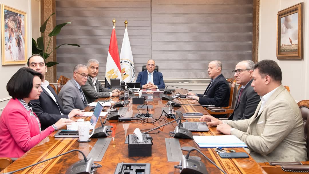 “︎وزير الري” يتابع حالة محطات رفع المياه واستعدادات مصلحة الميكانيكا والكهرباء لفترة أقصى الاحتياجات المائية