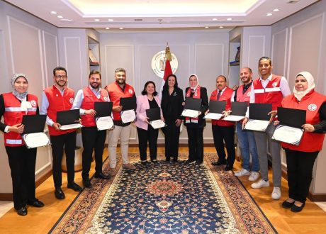 “وزيرة التضامن” تكرم فرق عمل الوزارة و قطاعاتها المختلفة القائمة على حملات ومراكز الإطعام خلال شهر رمضان المبارك