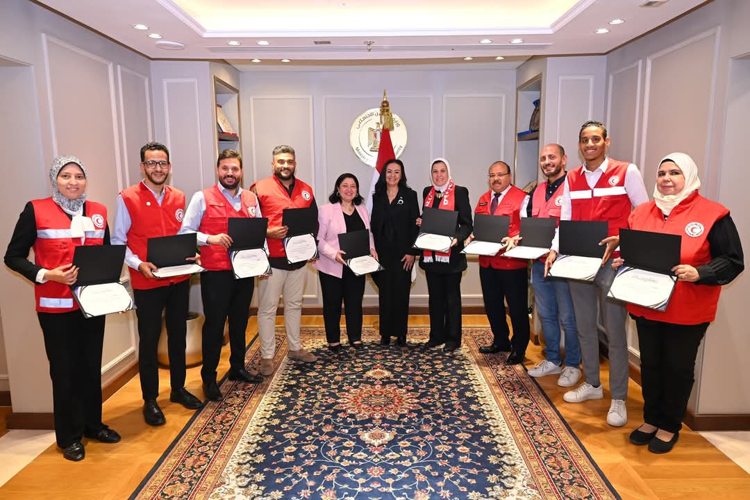 “وزيرة التضامن” تكرم فرق عمل الوزارة و قطاعاتها المختلفة القائمة على حملات ومراكز الإطعام خلال شهر رمضان المبارك