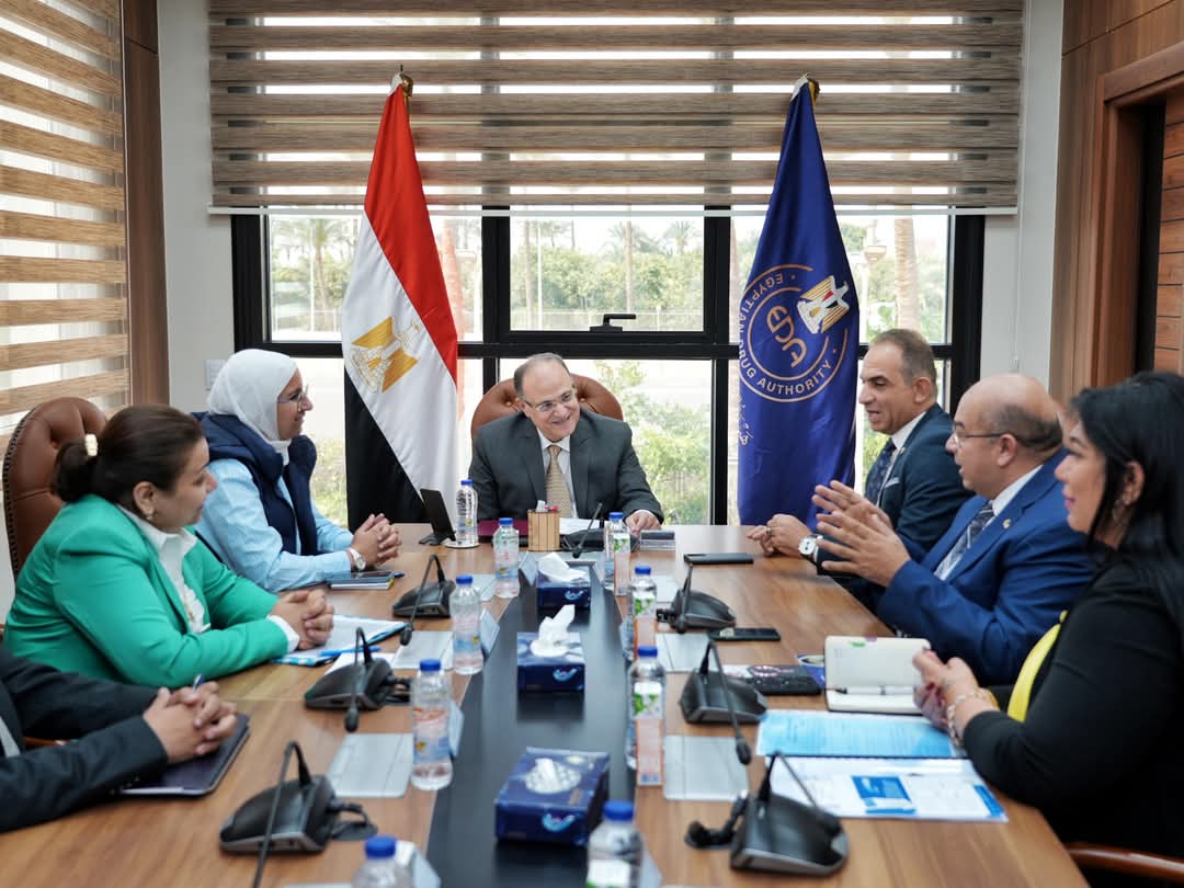 رئيس هيئة الدواء يستقبل رئيس شركة “ميكرز” لمناقشة تطوير التصنيع المحلي للمستلزمات الطبية