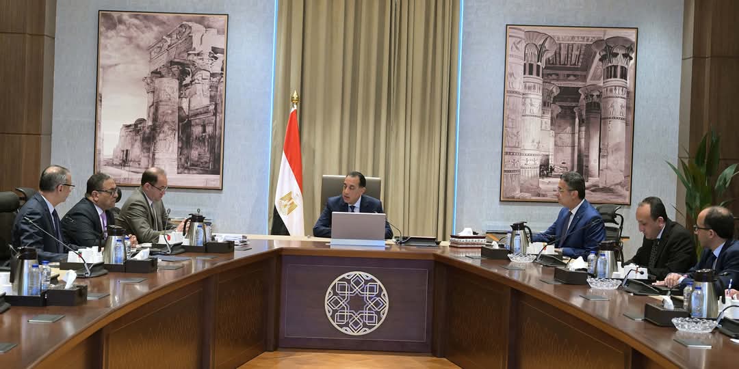 “رئيس الوزراء” يتابع عددًا من ملفات العمل المشتركة بين وزارتي المالية والتموين