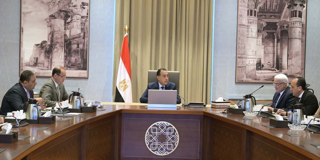 “رئيس الوزراء” يُتابع الموقف المالي لهيئة التأمين الاجتماعي وموقف استثمارات أموال صندوقها الاستثماري