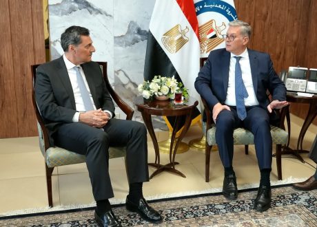 “وزير البترول ” يبحث مع رئيس شركة أنرجين اليونانية أوجه التعاون المشترك