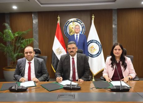 ️وزير البترول يشهد توقيع نموذج اتفاقية مع شركة “أنجلو جولد اشانتي” لاستغلال الذهب والمعادن المصاحبة