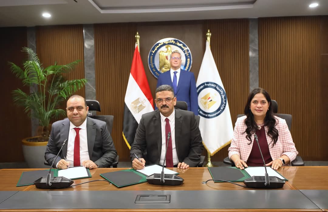 ️وزير البترول يشهد توقيع نموذج اتفاقية مع شركة “أنجلو جولد اشانتي” لاستغلال الذهب والمعادن المصاحبة