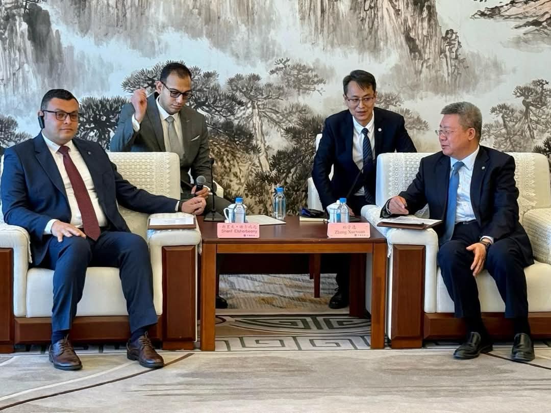 وزير الإسكان يلتقي رئيس شركة “CSCEC” الصينية ببكين لمتابعة موقف المشروعات المشتركة وسبل تعزيز التعاون بين الجانبين