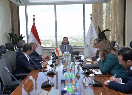 “وزير التموين” يتابع مع شركة أوراسكوم للإنشاءات الموقف التنفيذي لإنشاء المخزن الاستراتيجي بالفيوم