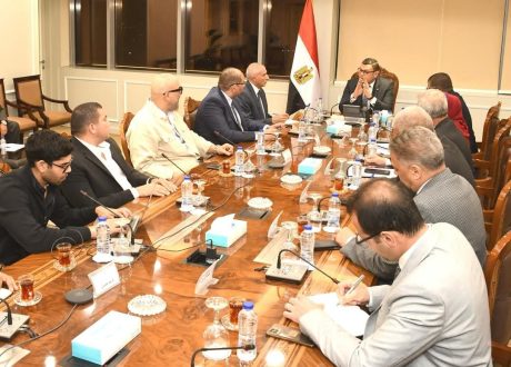 وزير الإسكان يلتقي مسئولي “منصة مصر العقارية” لاستعراض أوجه التعاون المستقبلي بملف التحول الرقمي