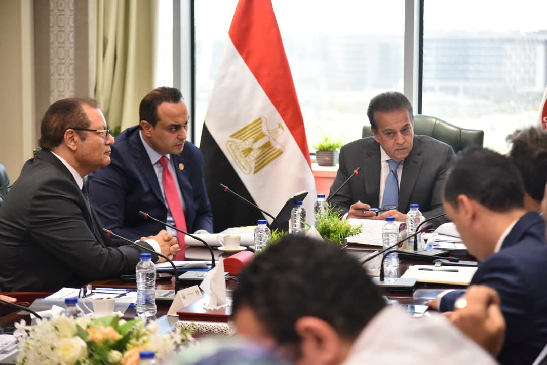 “وزير الصحة” يترأس اجتماع اللجنة التنسيقية لمنظومة التأمين الصحي الشامل لمناقشة خطة التطبيق التدريجي للمنظومة بمحافظات الجمهورية