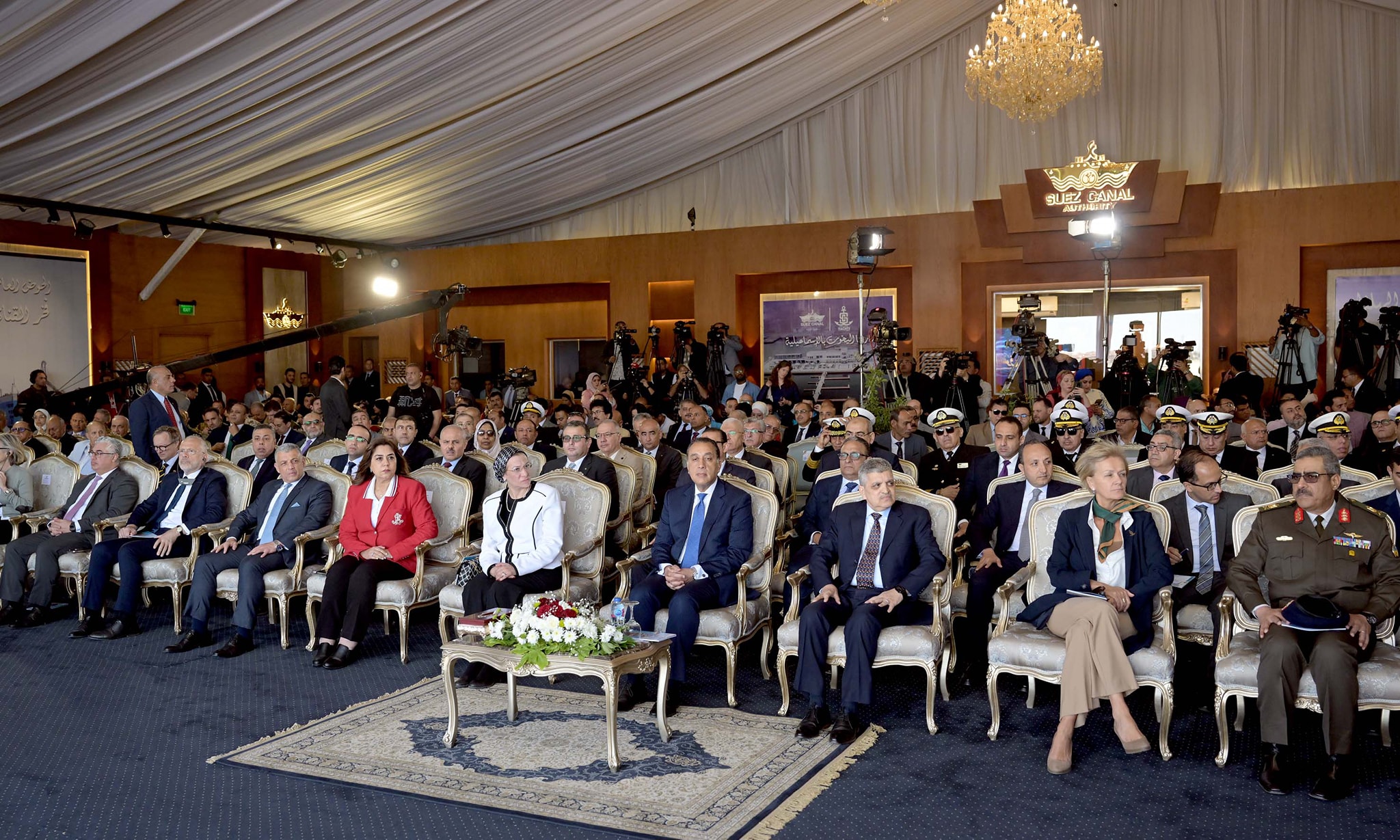 مدبولي يشارك في احتفالية “يوم التفوق” بهيئة قناة السويس ويشهد تدشين خدمات ومشروعات بحرية جديدة