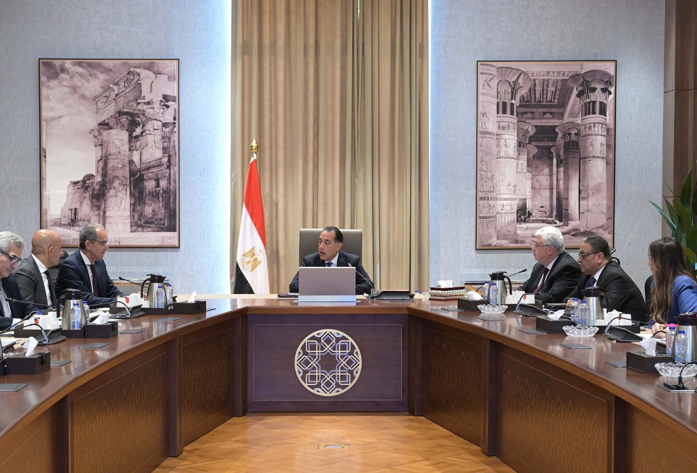رئيس الوزراء يناقش دعم مدارس WE للتكنولوجيا التطبيقية وتعزيز فرص التحاق خريجيها بالجامعات