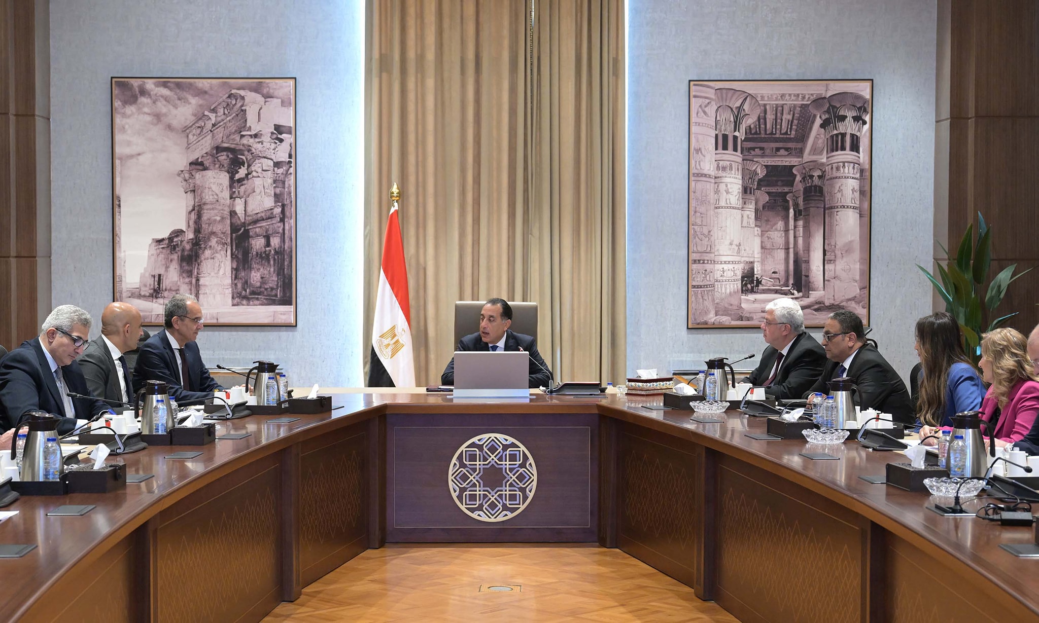 رئيس الوزراء يناقش دعم مدارس WE للتكنولوجيا التطبيقية وتعزيز فرص التحاق خريجيها بالجامعات