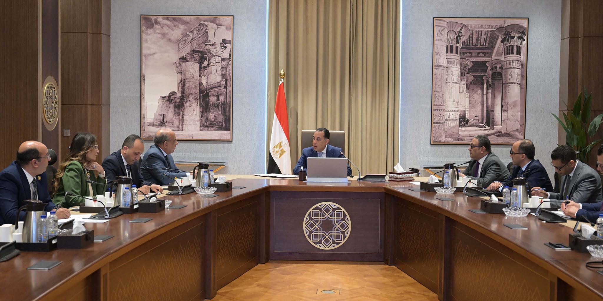 مدبولي يتابع مع وزير الكهرباء خطط مواجهة زيادة الأحمال ومشروعات الربط الإقليمي