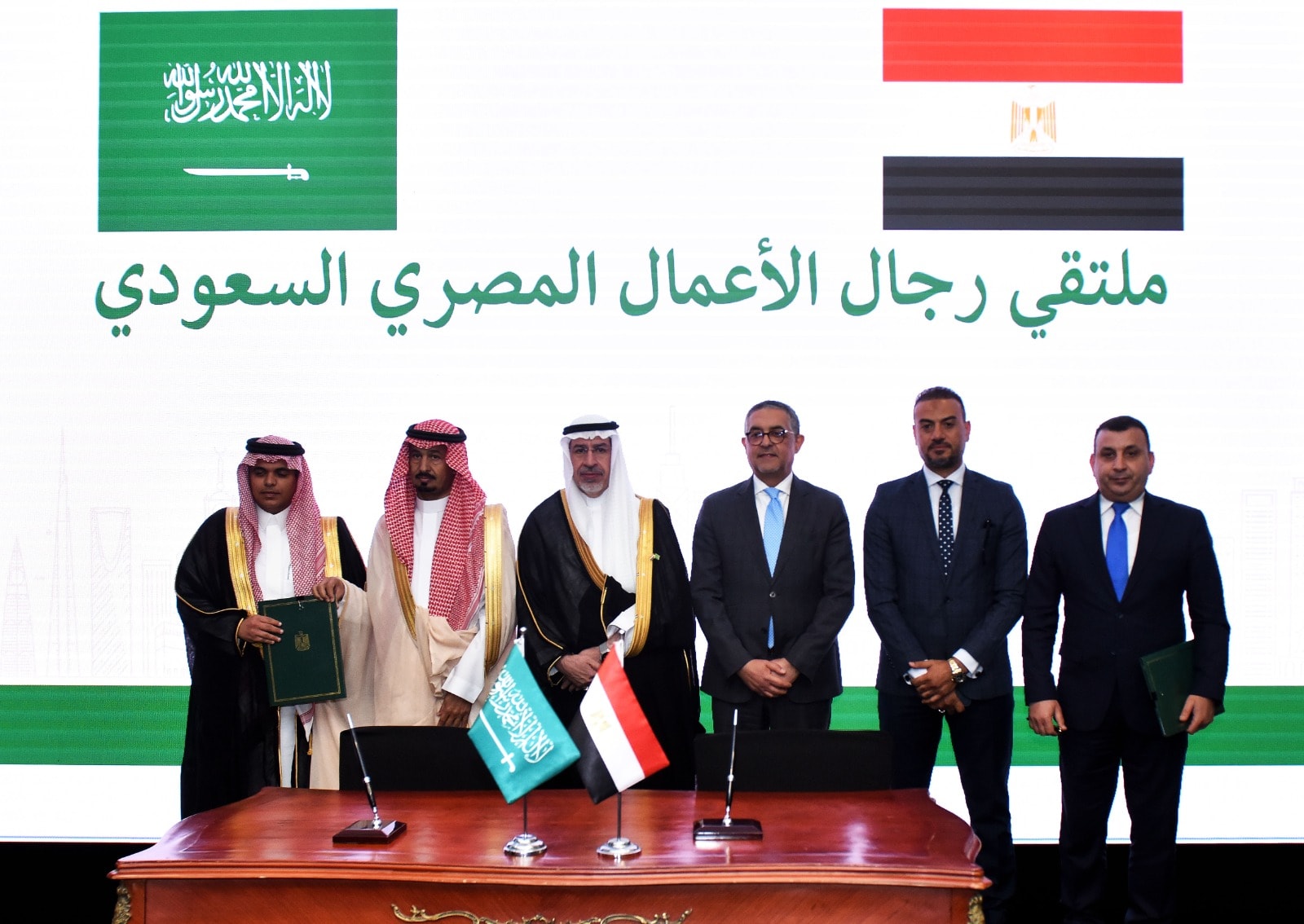 مصر والسعودية توقعان 4 اتفاقيات استثمارية في مجالات الغذاء والطاقة والعقارات والصناعة
