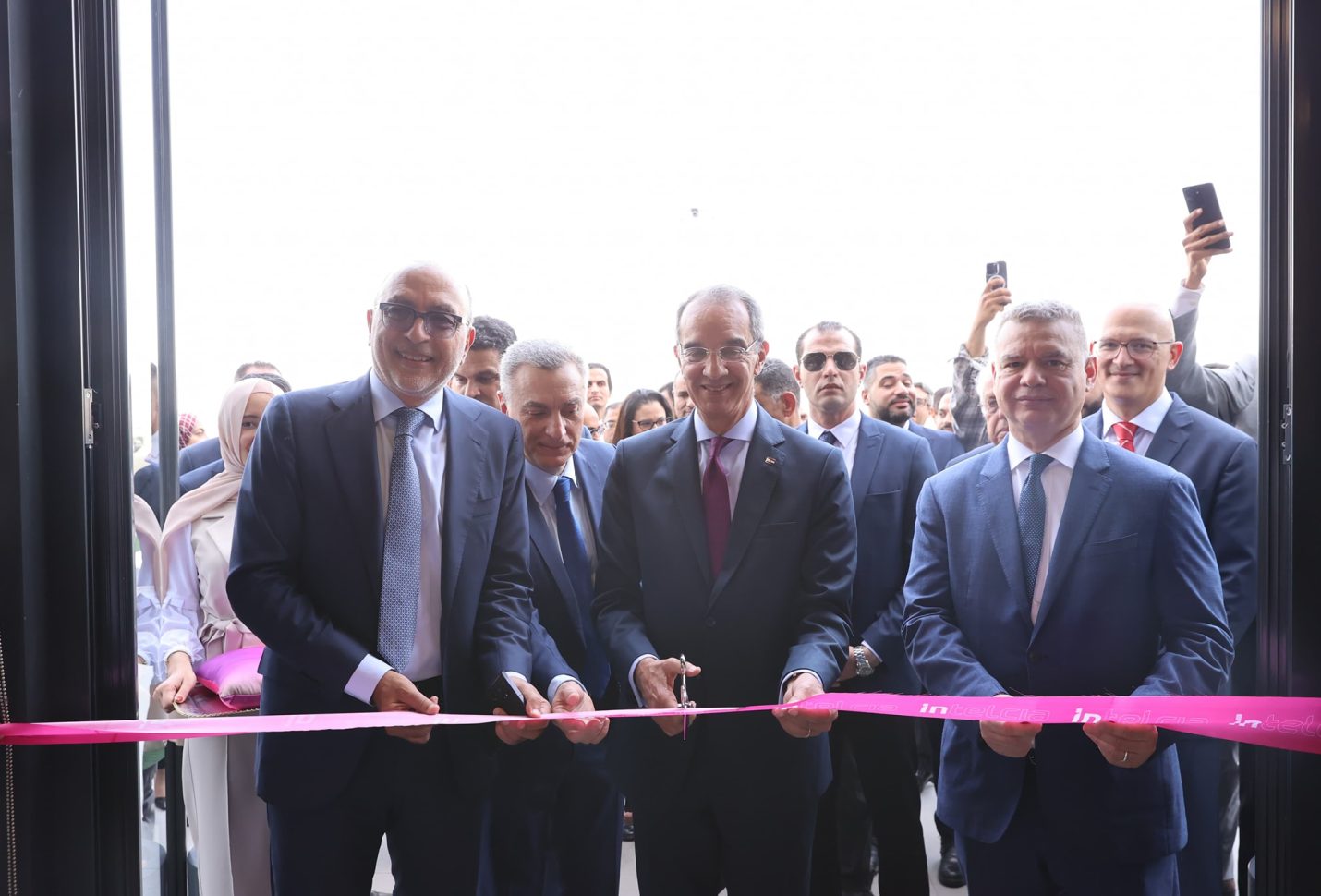 وزير الاتصالات يفتتح المقر الإقليمي الجديد لشركة “إنتلسيا” في مدينة الشيخ زايد