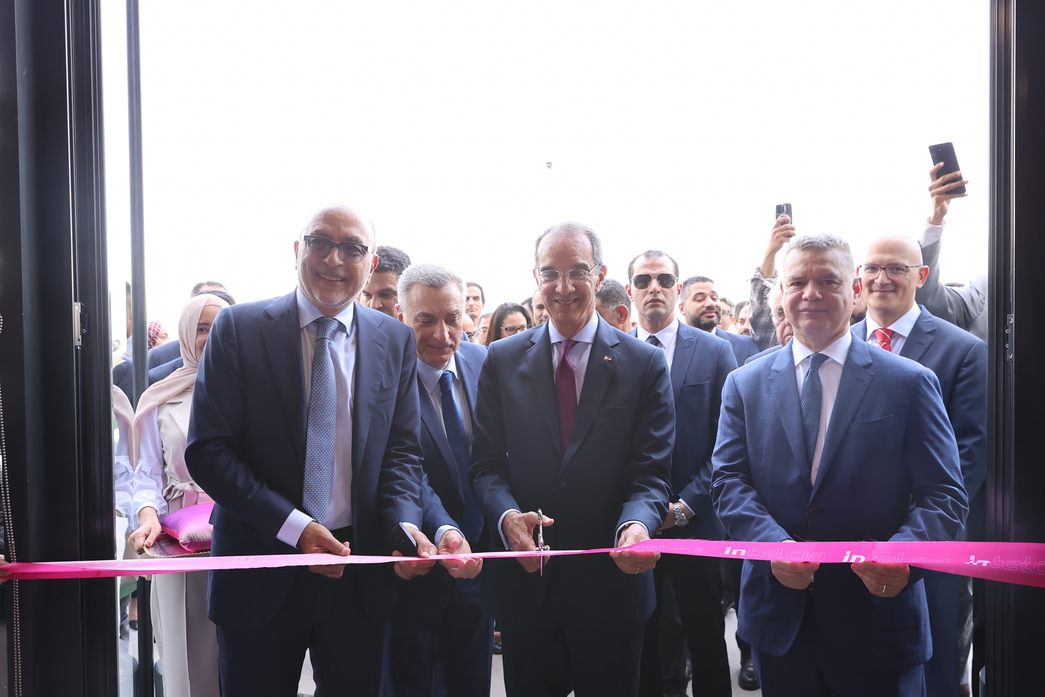 وزير الاتصالات يفتتح المقر الإقليمي الجديد لشركة “إنتلسيا” في مدينة الشيخ زايد
