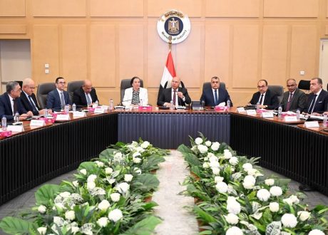  كامل الوزير: لن يُسمح بصرف أي مخلفات صناعية في البحر أو داخل باطن الأرض حفاظًا على مخزون المياه الجوفية والتربة من التلوث وتوازن النظام البيئي