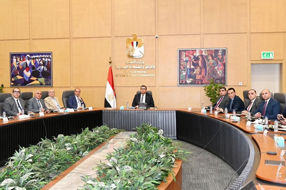“وزير الإسكان” يعقد اجتماعًا لمتابعة مشروع تطوير موقع التجلي الأعظم فوق أرض السلام بمدينة سانت كاترين بسيناء