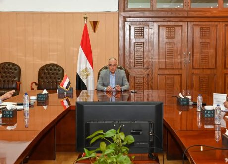 “وزير الري” يتابع حالة المنظومة المائية والنجاح في الوفاء بالاحتياجات المائية المتزايدة مع موجة الحرارة التي تشهدها البلاد حاليًا