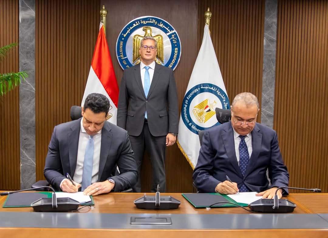 “وزير البترول “يشهد توقيع اتفاقية بين الشركة القابضة للغازات الطبيعية “إيجاس” وشركة هاربور إنرجي للتوسع فى عمليات الغاز الطبيعي في منطقة دسوق