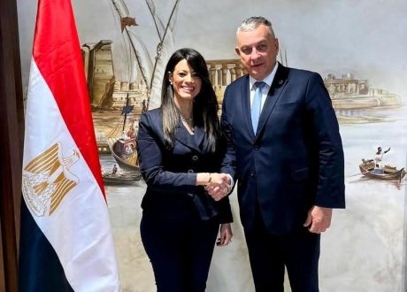المشاط تلتقي المفوض الأوروبي للشراكات الدولية لبحث سبل تعزيز العلاقات الاقتصادية مع «فريق أوروبا»
