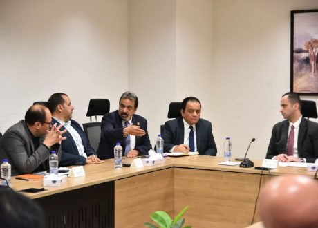 نائب وزير الصحة يتابع ميكنة خدمات الغسيل الكلوي ومشروع الرعايات و الحضانات