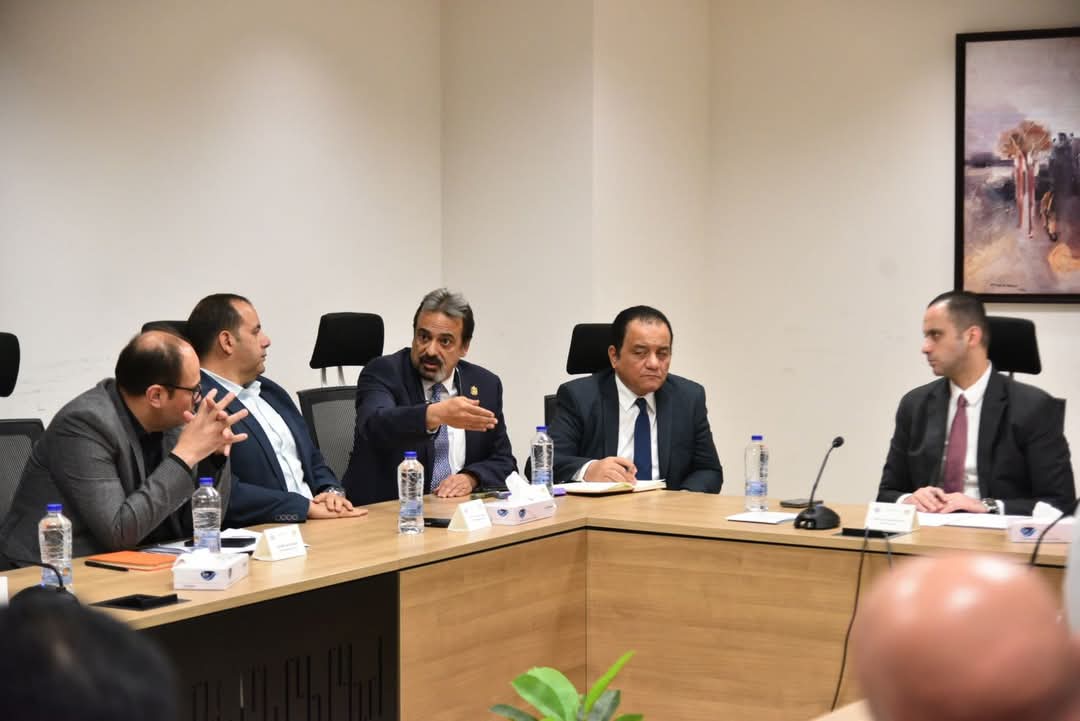 نائب وزير الصحة يتابع ميكنة خدمات الغسيل الكلوي ومشروع الرعايات و الحضانات