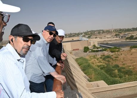  وزير الري يتفقد أعمال الصيانة الدورية لرفع كفاءة خزان أسوان