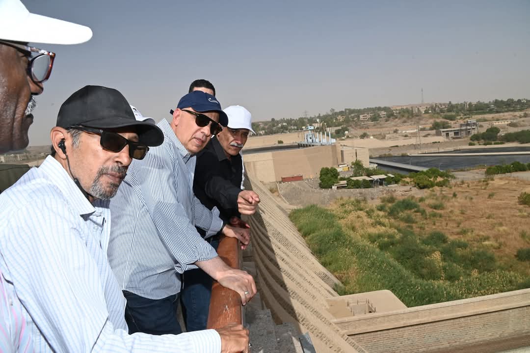  وزير الري يتفقد أعمال الصيانة الدورية لرفع كفاءة خزان أسوان