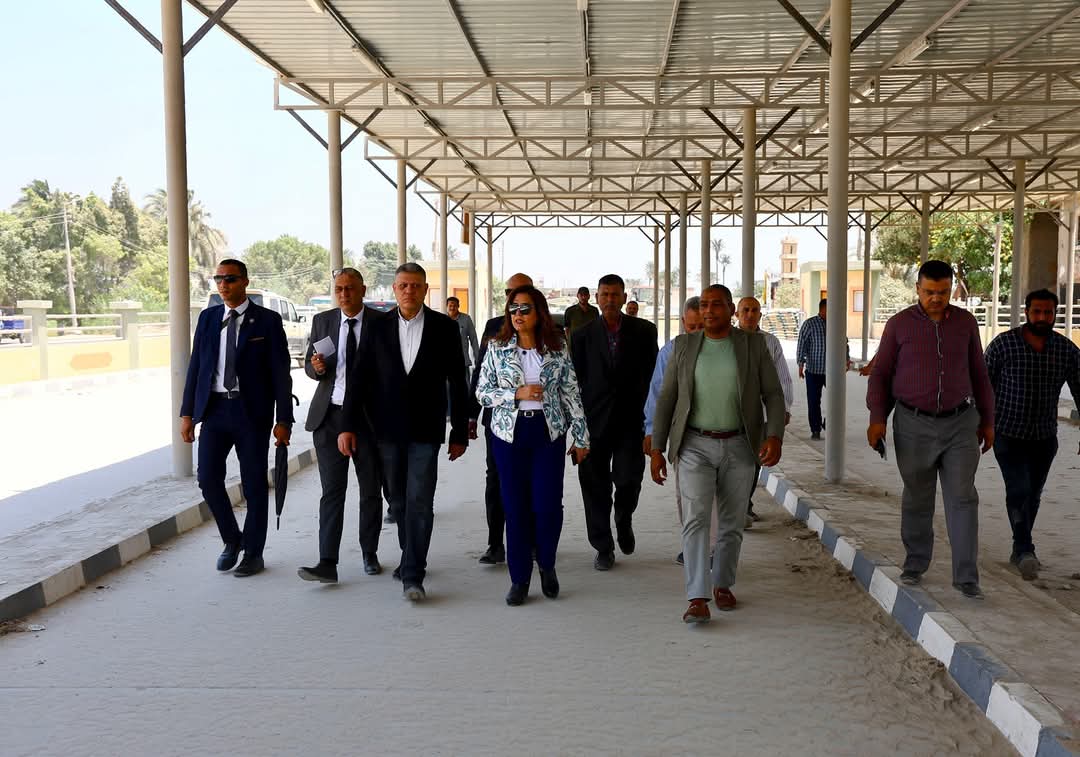وزيرة التنمية  تتفقد مشروعات المواقف والأسواق وتوجه بسرعة تشغيل مشروعات “حياة كريمة” المنتهية ودخولها الخدمة أمام المواطنين