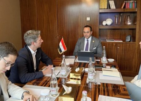  رئيس هيئة الرعاية الصحية يعقد لقاءات استراتيجية مع “مؤسسة فيركو والتحالف الصحي الألماني” و”شركة ألفاريز آند مارسال” و”مجموعة جينجر للرعاية الصحية” لتعزيز التعاون الدولي