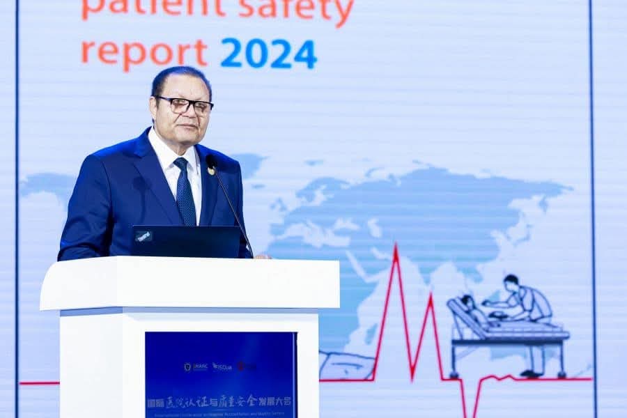  رئيس هيئة الاعتماد والرقابة الصحية : مواجهة تحديات الرعاية الصحية غير الآمنة تتطلب تعزيز دور هيئات الاعتماد الدولية لبناء أنظمة صحية أكثر أمانا واستدامة