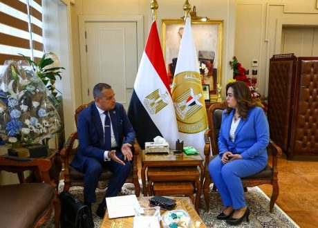  “وزيرة التنمية ” تستقبل محافظ جنوب سيناء لمتابعة مشروعات الخطة الاستثمارية و إزالة التعديات واستعدادات عيد الأضحي المبارك