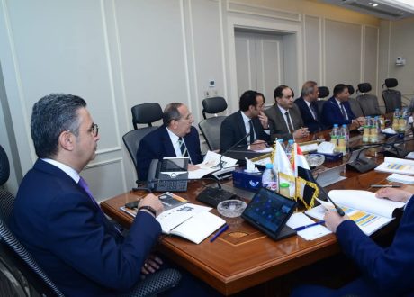 ” وزير التموين ” يجتمع برئيس مجلس إدارة شركة مطاحن ومخابز شمال القاهرة لمتابعة خطة التطوير ورفع كفاءة التشغيل