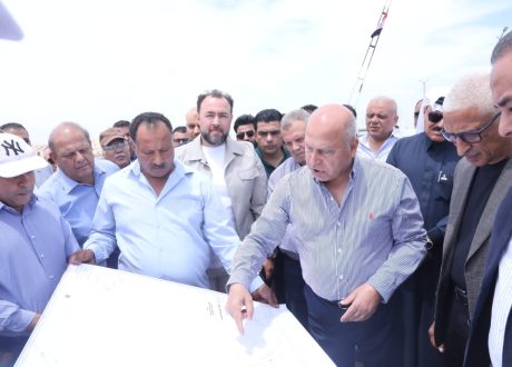 لتعزيز التنمية الشاملة في سيناء.. وزير النقل يتفقد مشروع خط السكك الحديدية «بئر العبد – العريش»