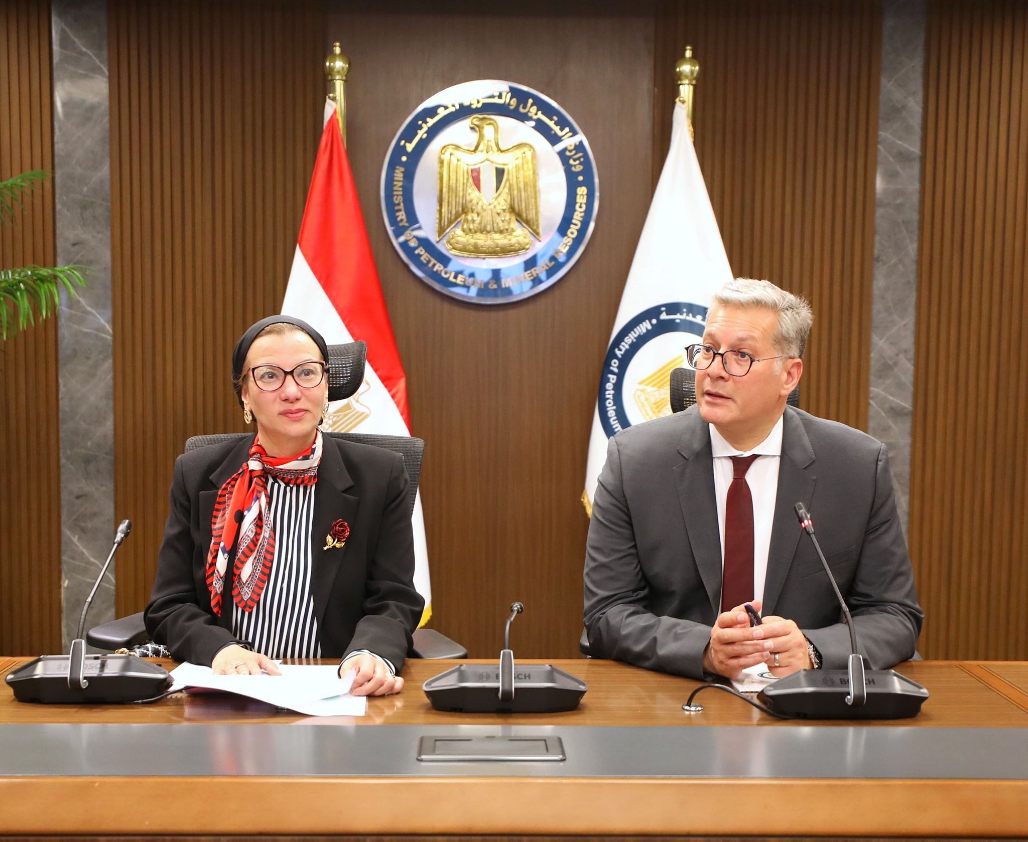 وزيرا البترول والبيئة يبحثان مشروع احتجاز وتخزين الكربون في مصر لتعزيز الالتزام البيئي