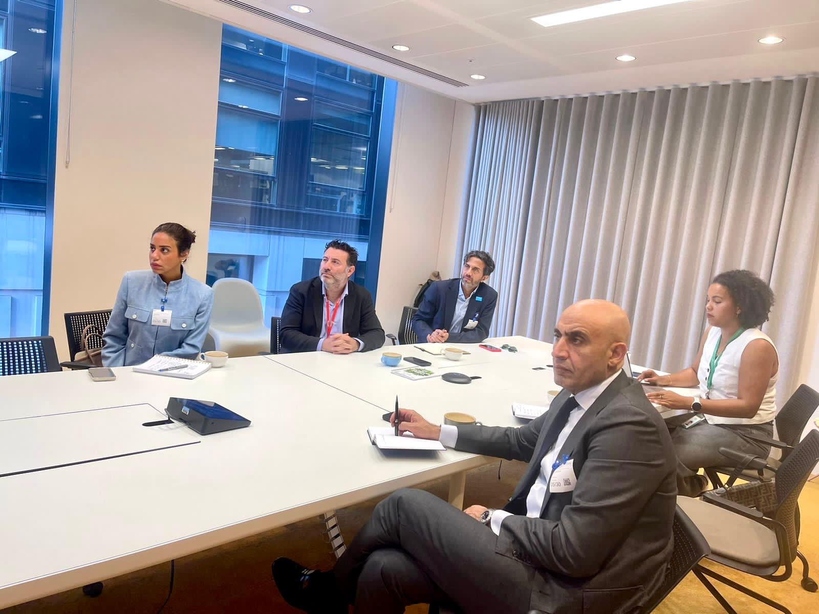 «عبداللطيف» يبحث في لندن التعاون مع «جوجل» و«يونيسف» لتعزيز دمج التكنولوجيا في التعليم قبل الجامعي