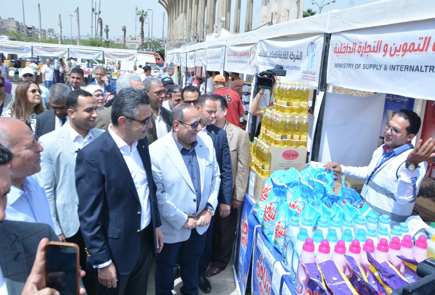 «التموين» تطلق المرحلة الثانية من مبادرة أسواق اليوم الواحد لتوفير السلع بأسعار مخفضة