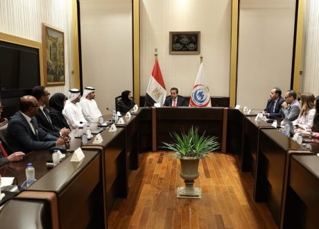 وزير الصحة يستقبل وفدًا إماراتيًا لبحث تطوير التعاون في القطاع الصحي