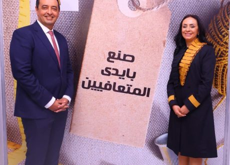 بمشاركة متعافي مراكز العزيمة.. تسليم 9000 قطعة ملابس لبنك الكساء