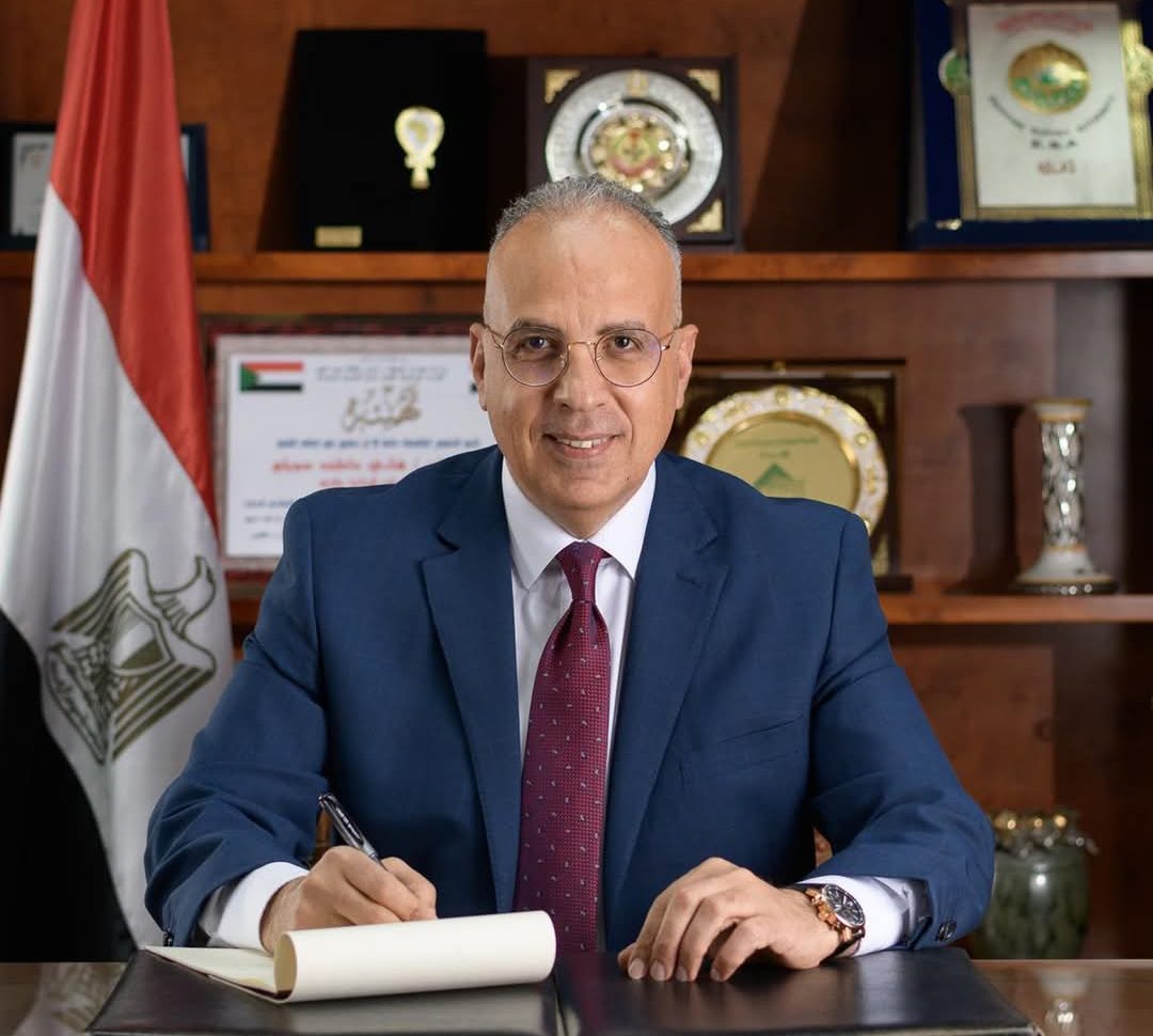 وزير الري يتابع الموقف التنفيذي لمشروع تحديث أنظمة وأجهزة التشغيل والتحكم والمراقبة لمفيض قناطر اسنا الجديدة “المرحلة الثانية”