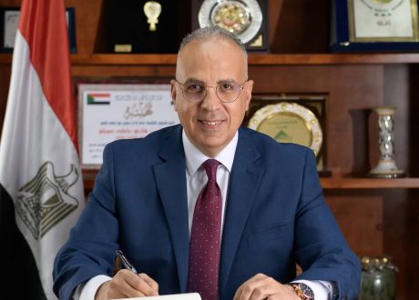 وزير الري يتابع الموقف التنفيذي لمشروع تحديث أنظمة وأجهزة التشغيل والتحكم والمراقبة لمفيض قناطر اسنا الجديدة “المرحلة الثانية”