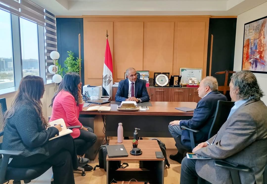 نائب وزير الإسكان يستقبل بعثة البنك الدولي لمتابعة “المرحلة الثانية من برنامج خدمات الصرف الصحي بالمناطق الريفية بـ6 محافظات
