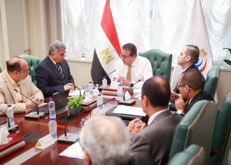 ” وزير الصحة” يبحث مع شركة «جريفولز إيجيبت» سبل تعزيز التعاون في القطاع الصحي