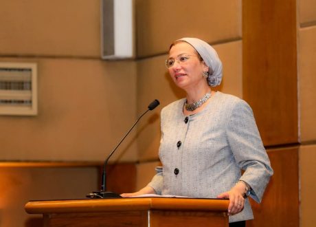 “وزيرة البيئة” تسلم جوائز التميز الصحفي للصحفيين الفائزين بمسابقة الصناعة الخضراء في دورة الكاتب الصحفي الكبير وجدي رياض