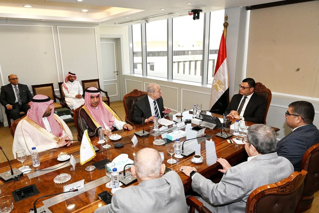 وزير الإسكان يستقبل وفدا من وزارتي “الاستثمار” و”البلديات والإسكان” وهيئة المقاولين بالمملكة العربية السعودية لمناقشة مجالات التعاون المشترك وتبادل الخبرات