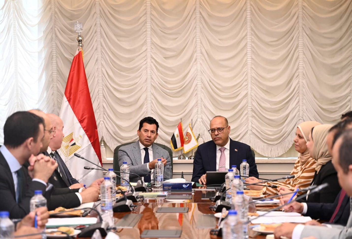 “وزير العمل “يستقبل وزير الشباب والرياضة لبحث التعاون في مجالات التوظيف والتدريب المهني