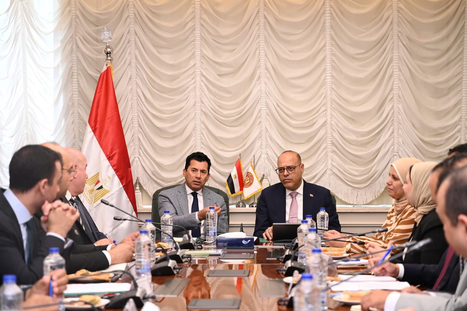 “وزير العمل “يستقبل وزير الشباب والرياضة لبحث التعاون في مجالات التوظيف والتدريب المهني